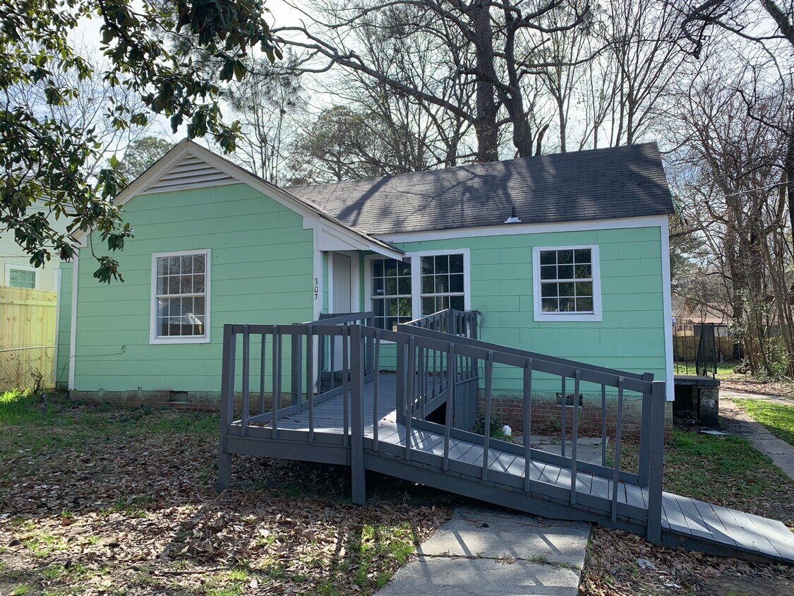 307 E Ridgeway St, Jackson, MS 39206 House Rental in Jackson, MS