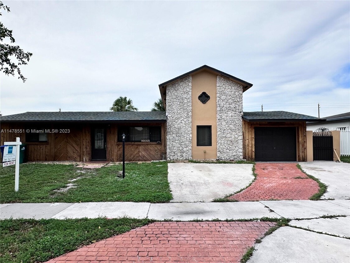 17220 NW 77th Ct, Hialeah, FL 33015 House Rental in Hialeah, FL