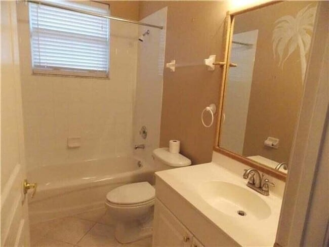 Foto del edificio - 534 Waverly Cir