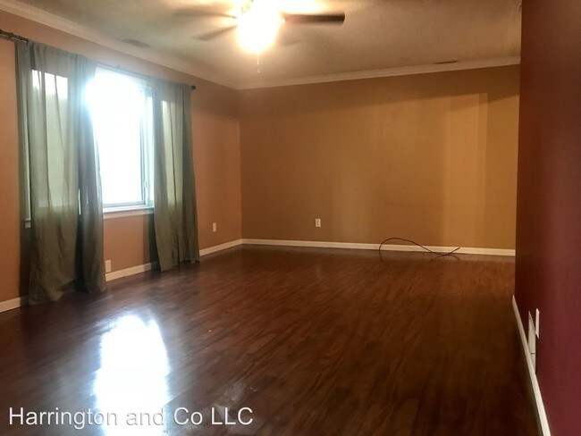 Building Photo - 3 br, 1 bath House - 628 Walnut Street
