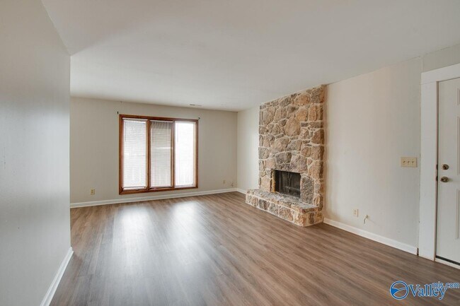 Foto del edificio - 9020 Mahogany Row SE