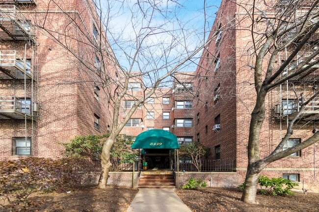 Photo - 2339 Hudson Terrace Apartment