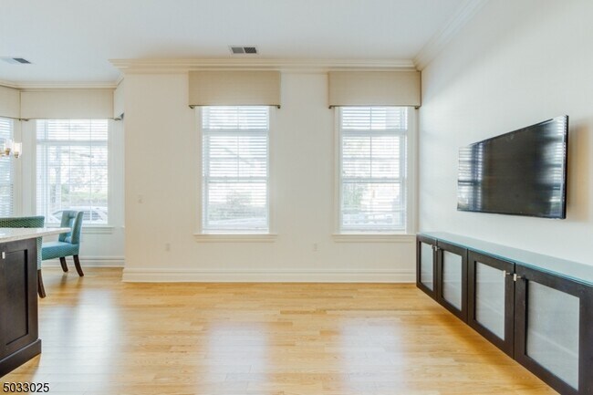 Foto del edificio - 50 Parmley Pl