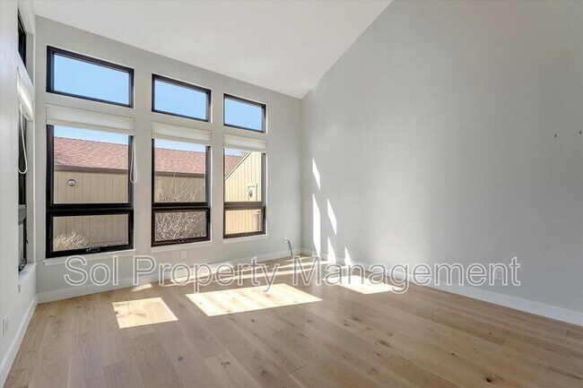 Building Photo - 2703 Subec Ln