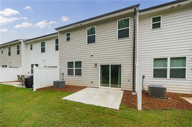 Foto del edificio - 5141 Sidney Sq Dr