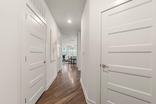 Building Photo - 2048 Bolton Dr NW