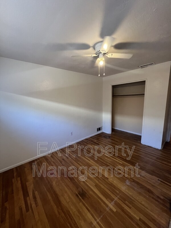 Foto del edificio - 2724 Tennessee St NE