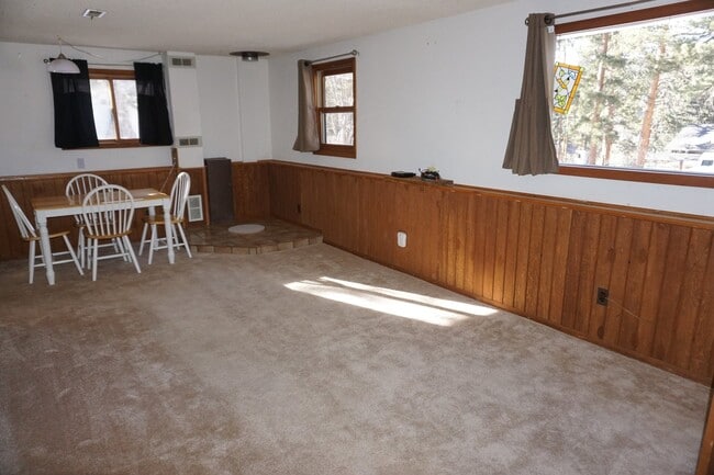 Building Photo - One Bedroom Duplex in Kittredge!!