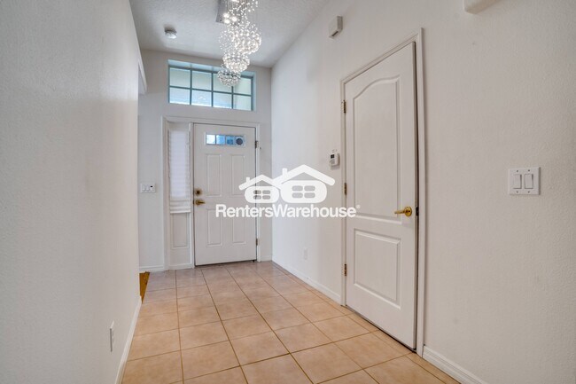 Foto del edificio - 14950 Hidden Oaks Cir