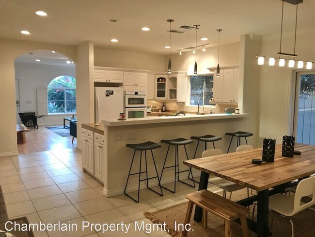 Foto del edificio - 4 br, 3 bath House - 716 N. Cleveland Street