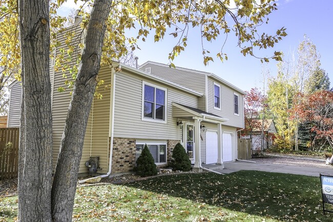 Photo - 10490 Newcombe St House