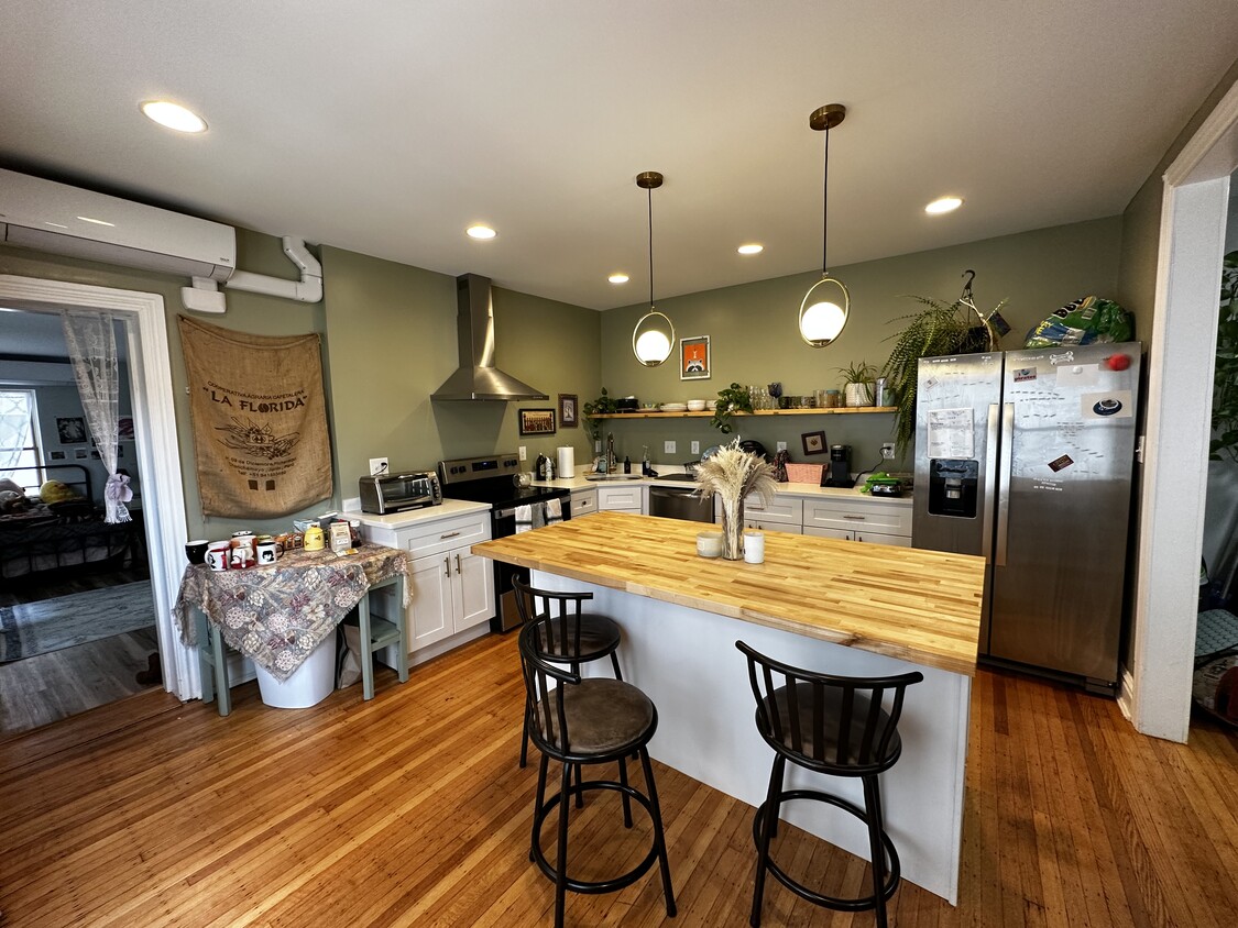 Foto principal - 1204 Delaware Ave