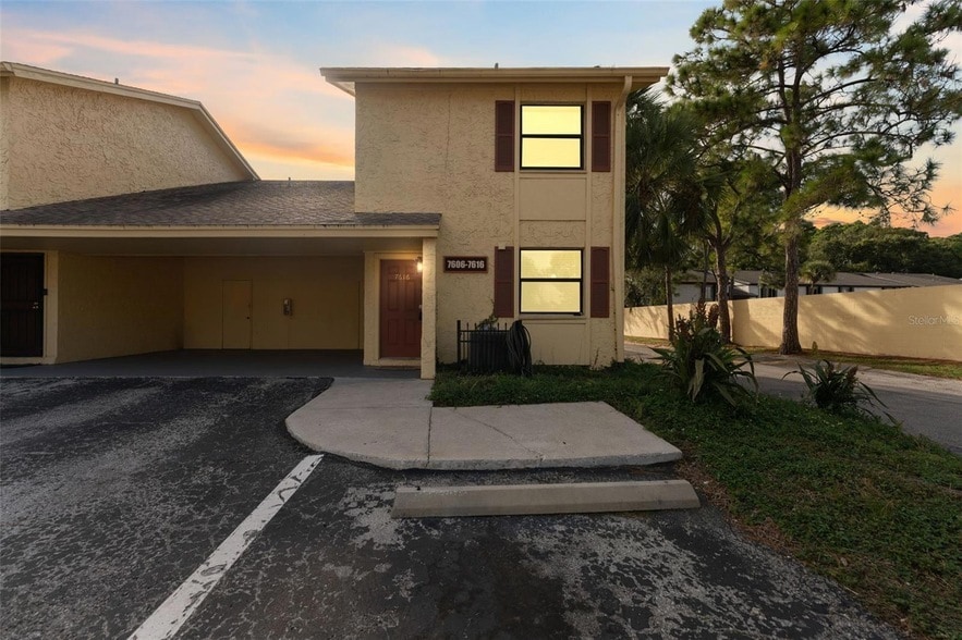 Foto principal - 7616 La Mesita Ct