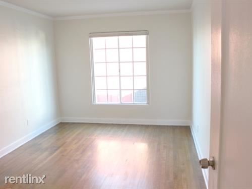 Building Photo - 1287 1/2 Queen Anne Pl