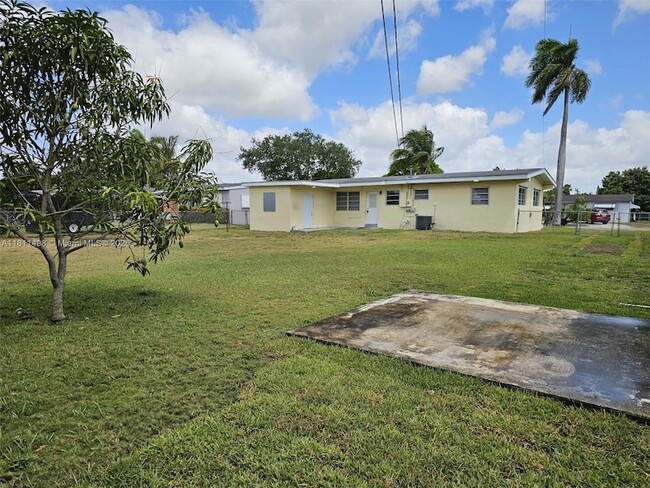 Foto del edificio - 1430 NW 10th St