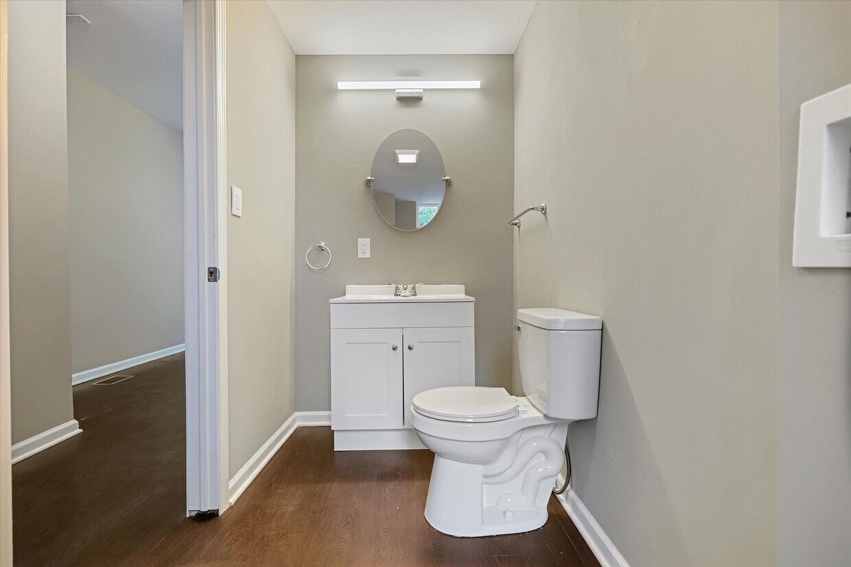 3 bedroom 1.5 bath townhome Old Uptown Har... House Rental in