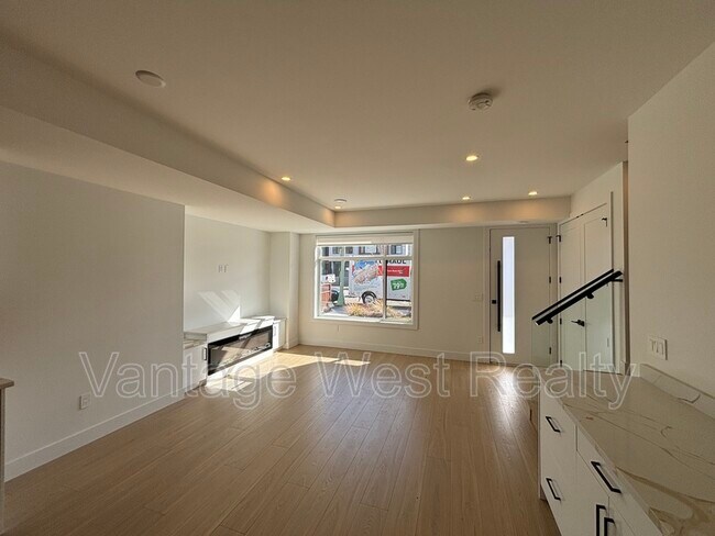 Photo du bâtiment - 830-830 Lawson Ave