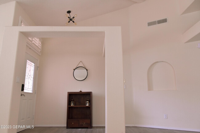 Building Photo - 6392 Franklin Gate Dr