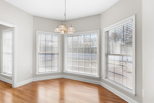 Building Photo - 1811 Old Carriage Trail