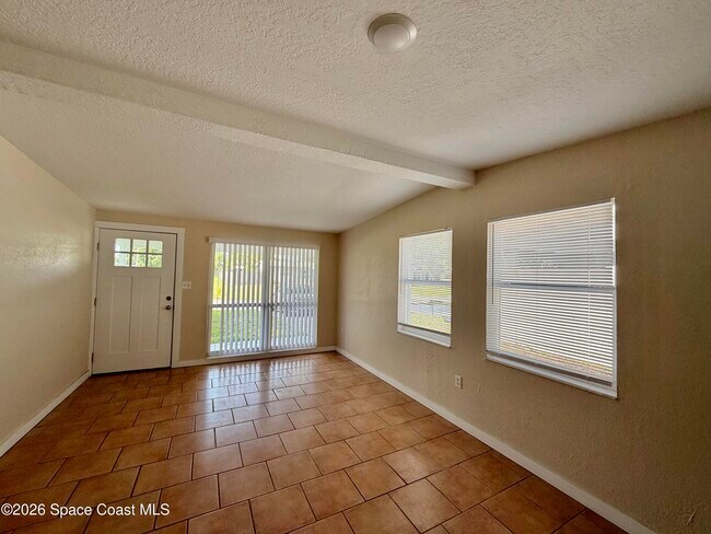 Foto del edificio - 2587 Pepper Ave