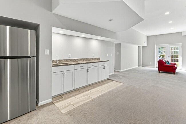 Foto del edificio - 1300 Pinstripe Ct