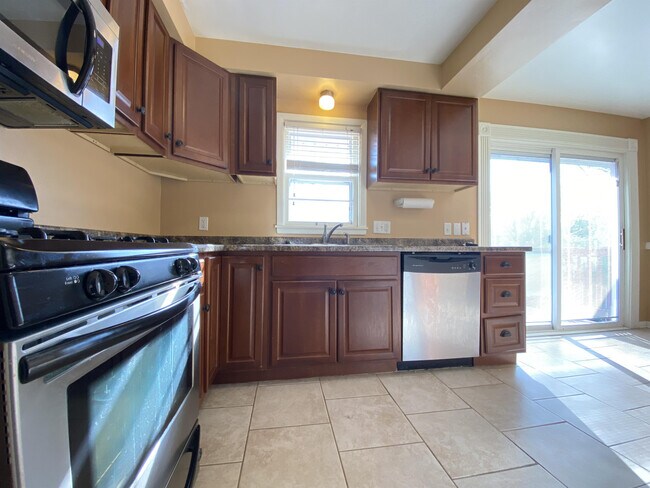 Foto del edificio - 2512 18th Ave NW