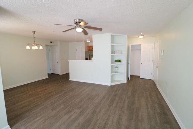 Building Photo - 214 Quietwood Dr