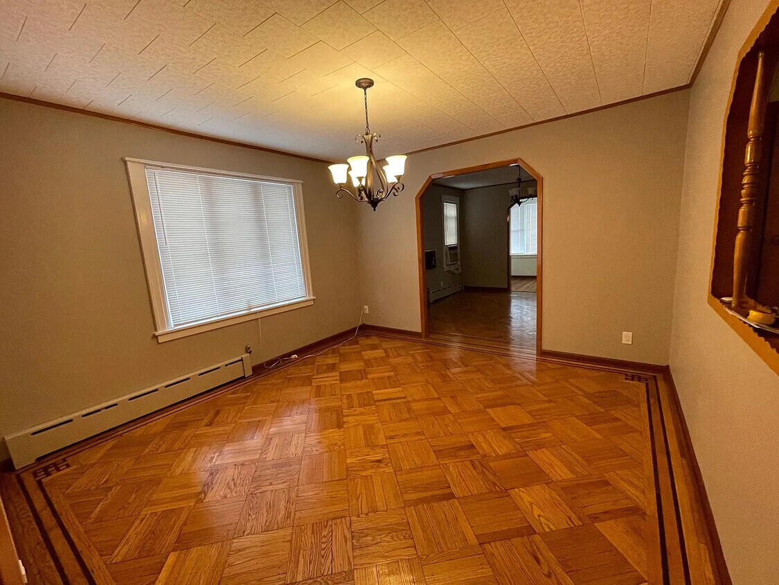Foto principal - 8735 81st Ave