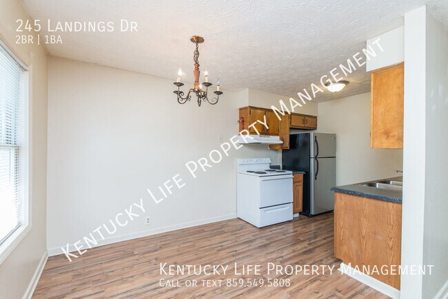 Building Photo - 245 Landings Dr