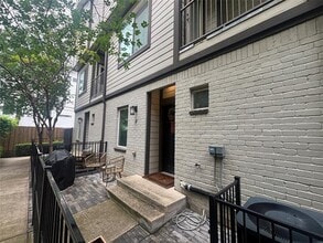 Building Photo - 5924 Hudson St