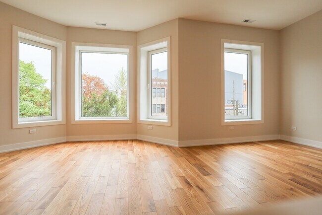 Foto del edificio - 2230 W Wilson Ave