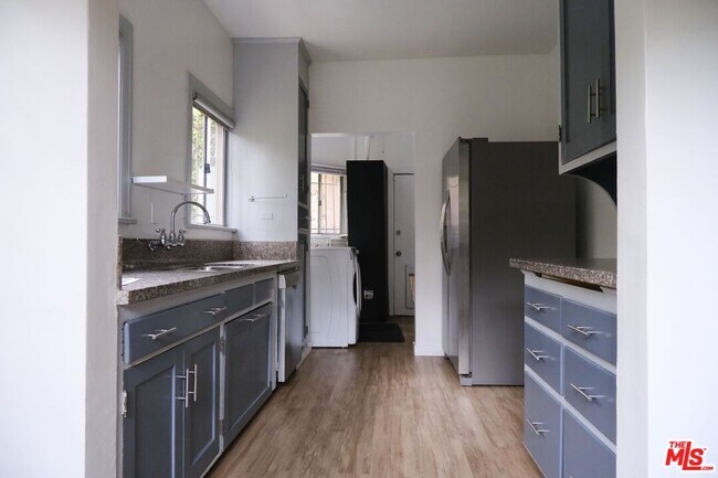 Foto del edificio - 5114 Edgewood Pl