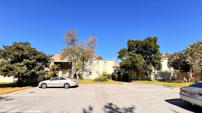 Foto del edificio - 1/1 Ready for Move In! Heart of Orlando Gated Community with Amenities!