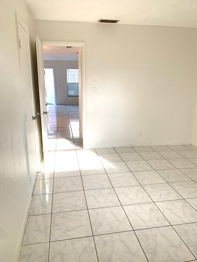 Foto del edificio - 630 NE 46th Ct