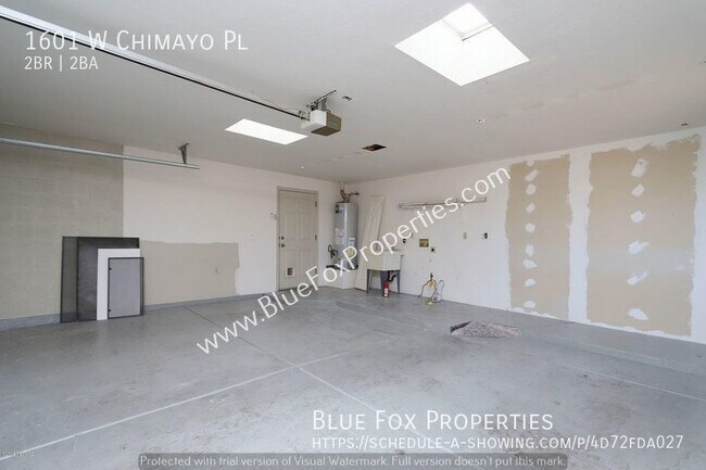 Building Photo - 2 Bed in quiet Northwest neighborhood, set...