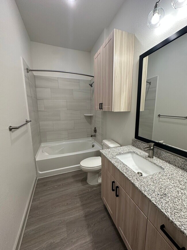 Foto del edificio - 5821 Calmont Ave