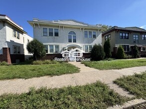 Building Photo - 3925 Chicago Ave