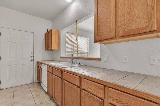Building Photo - 112 Sandstone Dr