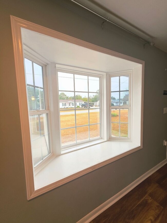 Foto del edificio - 3 Bedroom 1.5 BA Hubert