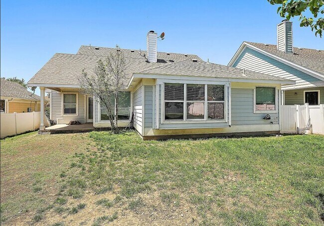 Foto del edificio - 509 Creekside Dr