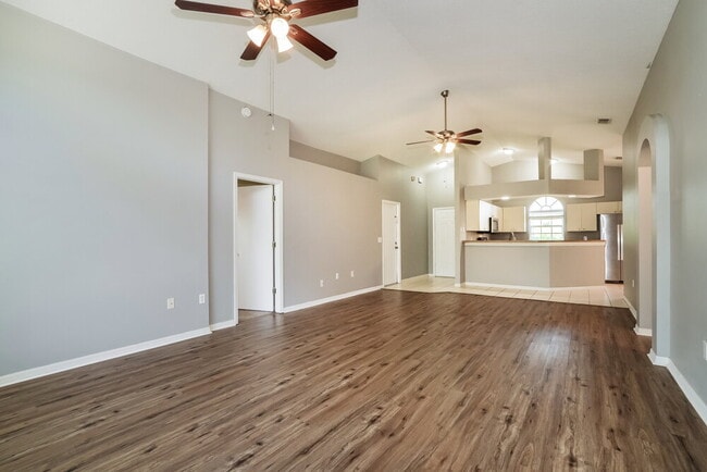 Building Photo - 543 Emerald Cove Loop