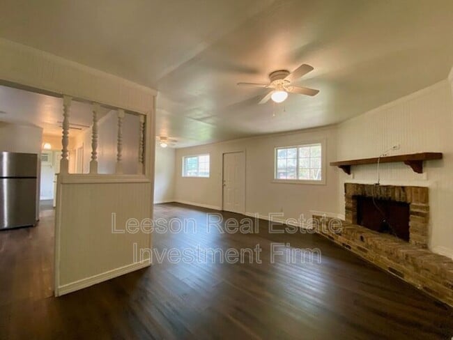 Building Photo - 5319 Carnation St