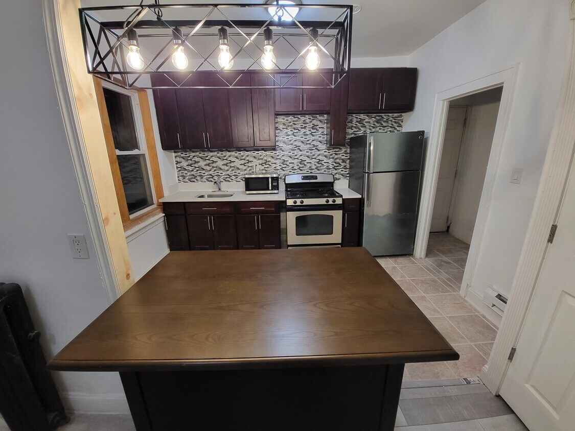 Foto principal - 18510 Hillside Ave