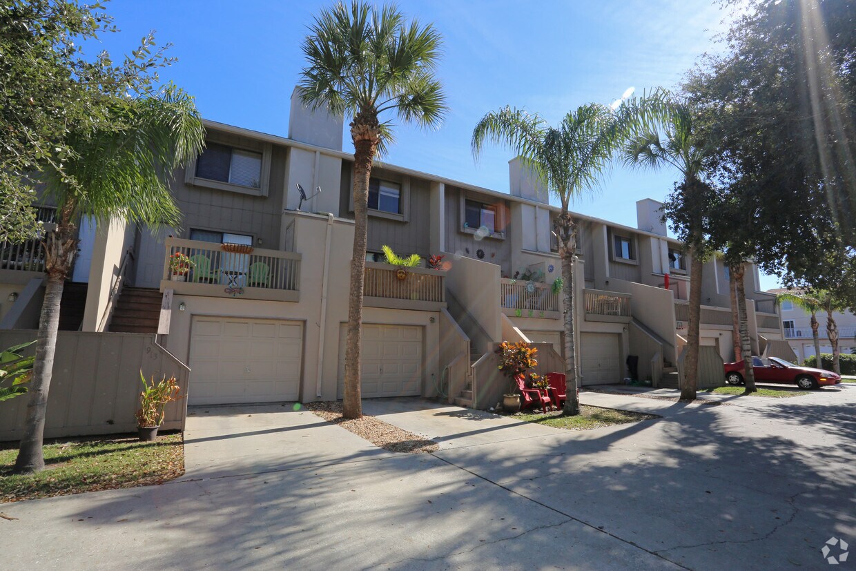Primary Photo - Beach Place Townhomes