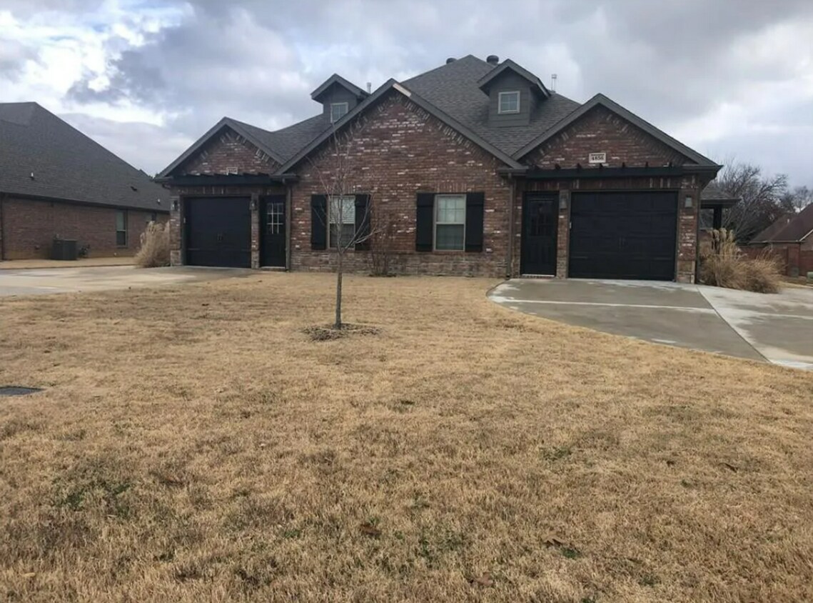 Photo - 4856 N Castlewood Ln Duplex