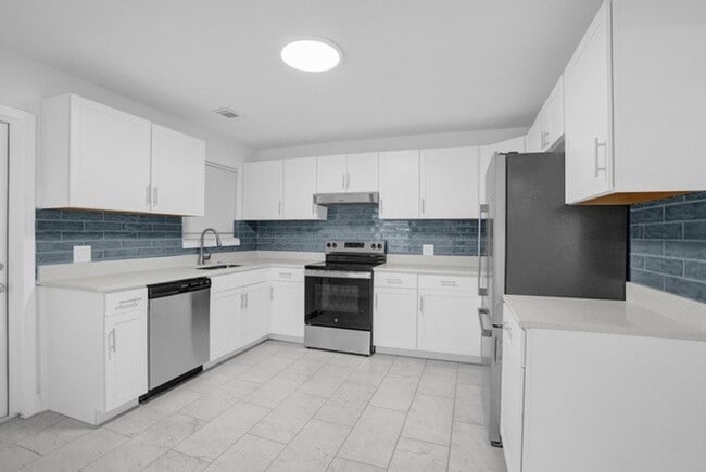 Building Photo - Brand New Updated Home