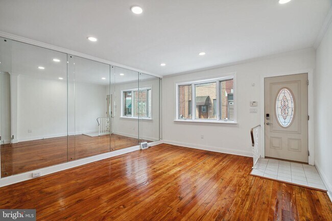 Foto del edificio - 1218 Daly St