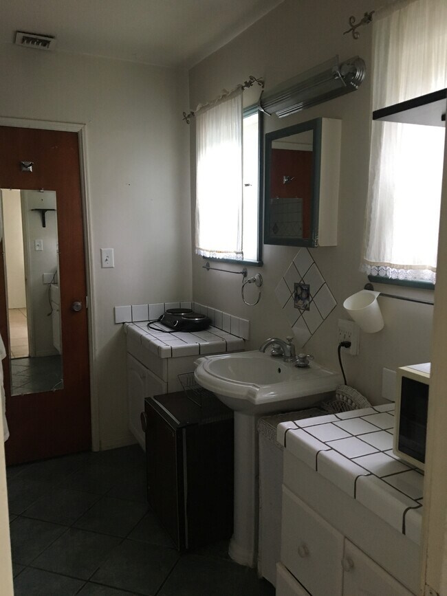 Private bathroom with hot plate & microwave - 12165 Emelita St