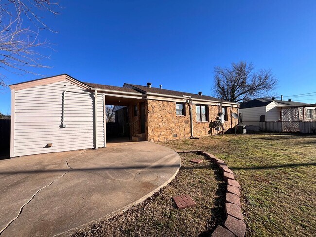Foto del edificio - 3 Bed 1 Bath in Midwest City!