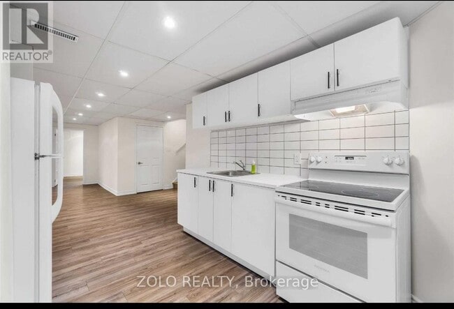 Building Photo - 352 Crossland Gate